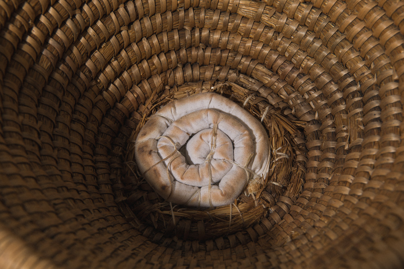 BASKET with textile-trimmed base