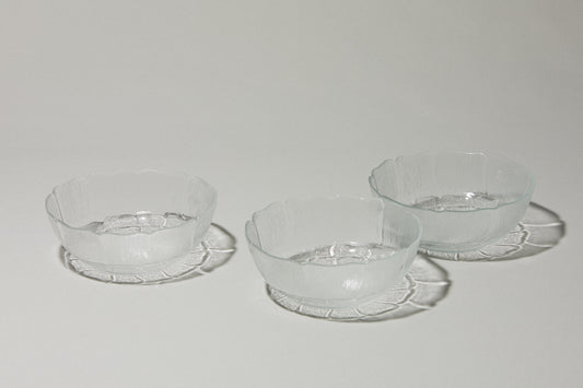 Set of three textured glass BOWLS medium