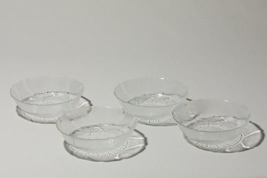 Set of four textured glass BOWLS small