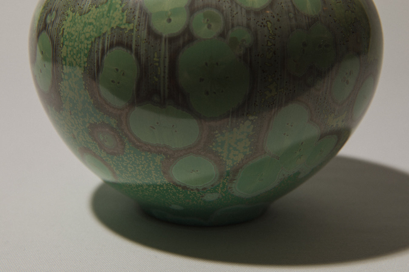 Porcelain VASE with green crystalline-glaze