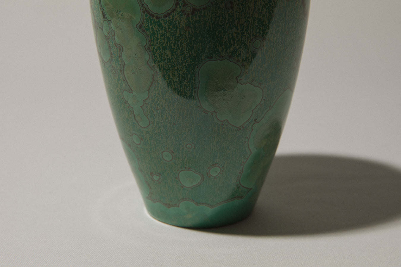 Porcelain VASE with green crystalline-glaze