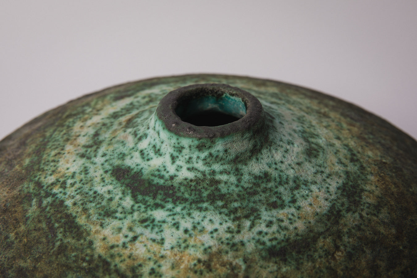 Discus VASE by Ágoston Simó _ 1347