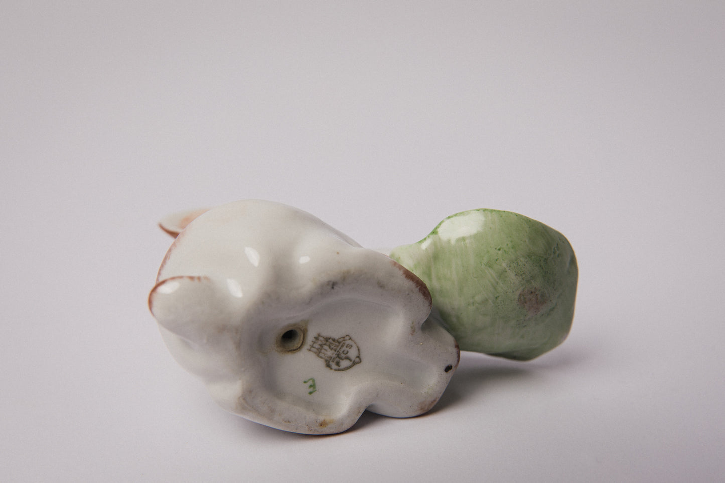 Zsolnay RABBIT FIGURINE with salad _ 1481