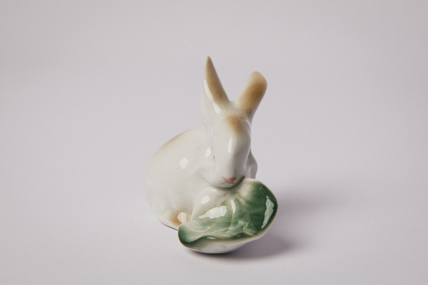 Zsolnay RABBIT FIGURINE with salad _ 1482