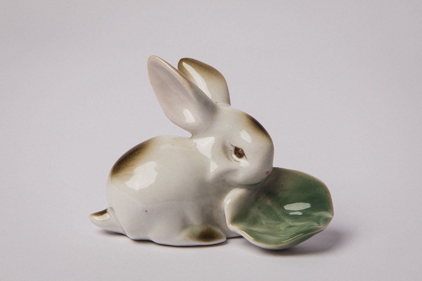 Zsolnay RABBIT FIGURINE with salad _ 1483