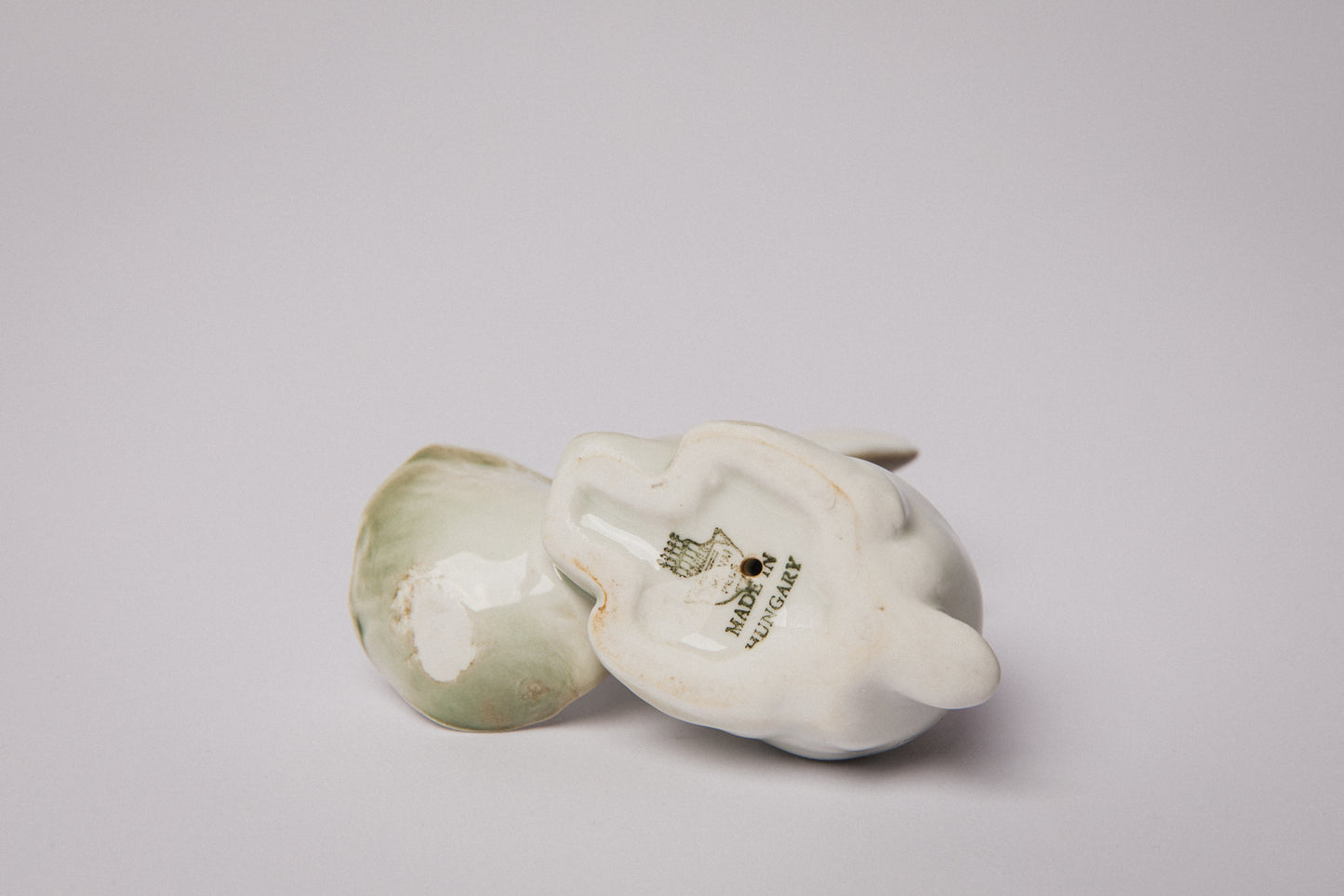 Zsolnay RABBIT FIGURINE with salad _ 1484