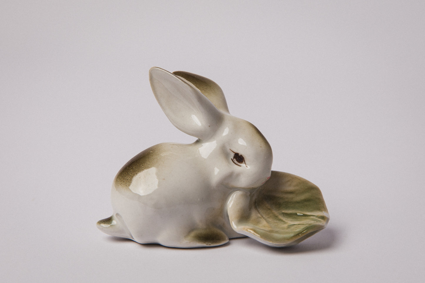 Zsolnay RABBIT FIGURINE with salad _ 1485