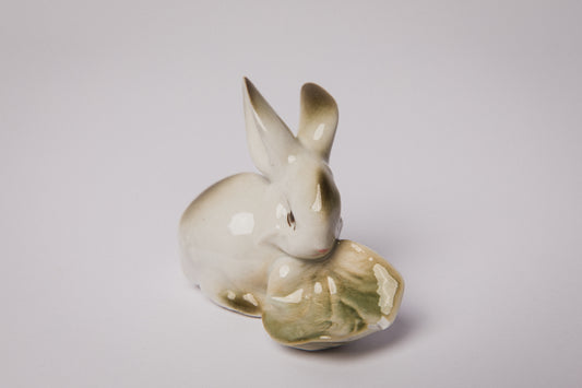 Zsolnay RABBIT FIGURINE with salad _ 1485