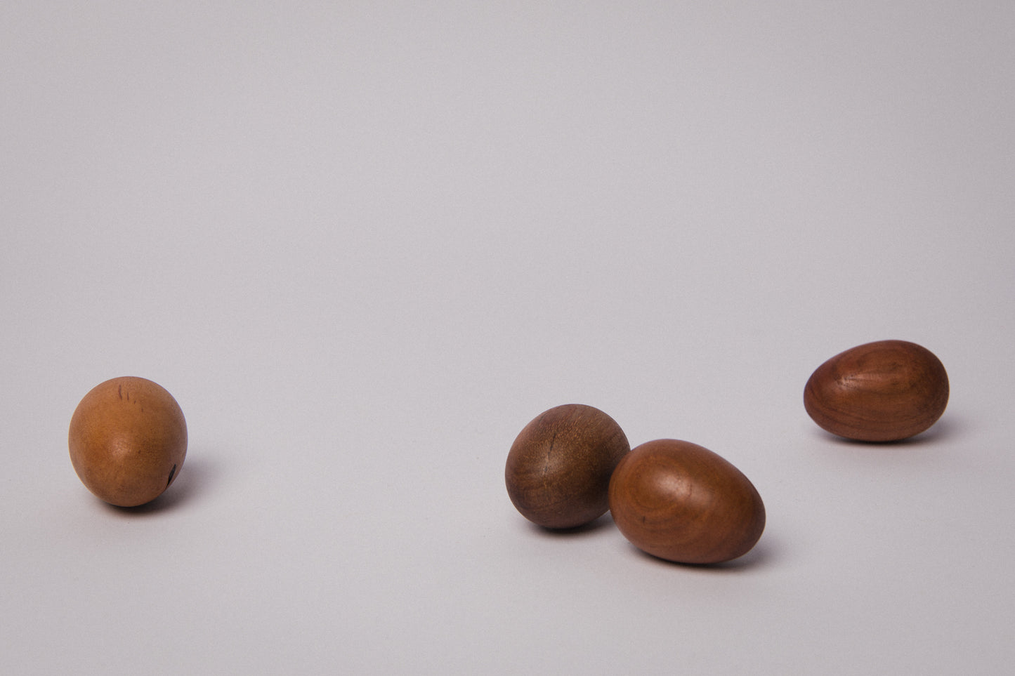 Set of four wooden EGGS small _ 1492