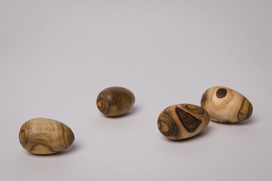 Set of four wooden EGGS small _ 1493