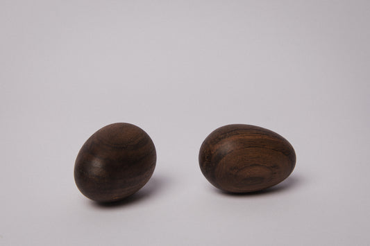 Set of two wooden EGGS medium _ 1495