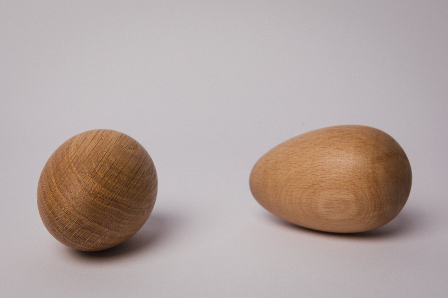 Set of two wooden EGGS large _ 1502