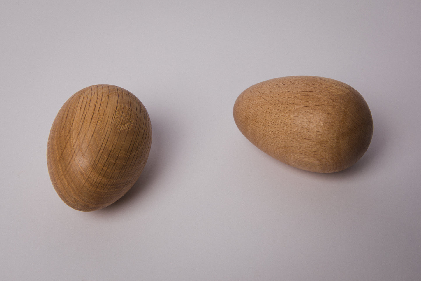 Set of two wooden EGGS large _ 1502