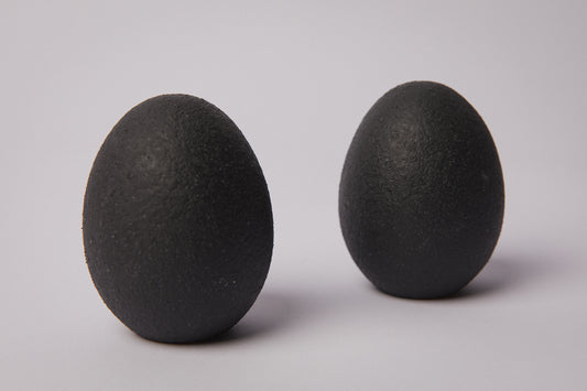 Set of two ceramic EGGS small _ 1372