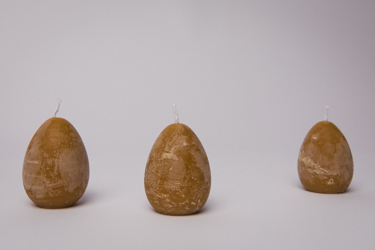 Egg-shaped CANDLE beeswax