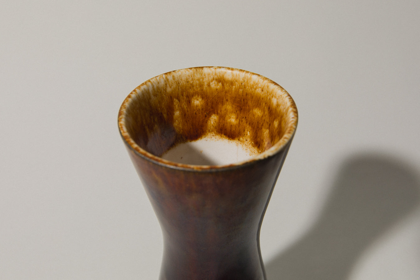 Hourglass faience VASE _ 382