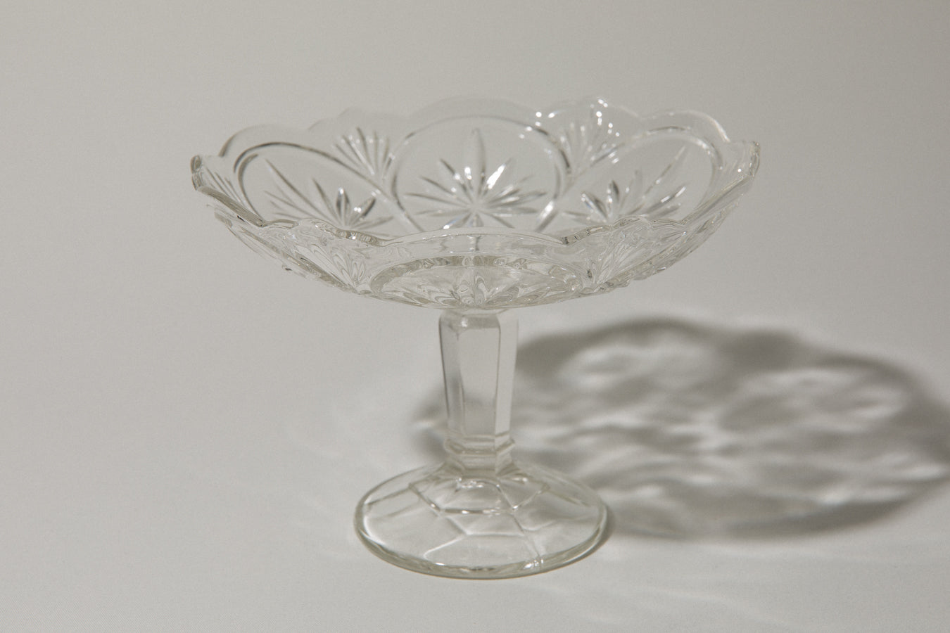 Glass footed SERVING BOWL