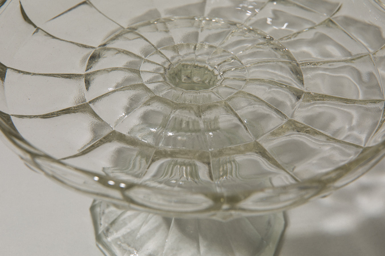 Glass footed SERVING PLATE
